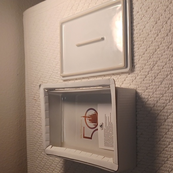 Walt Disney World 50th Anniversary Ceramic Trinket Box  Limited Release - Picture 2 of 10